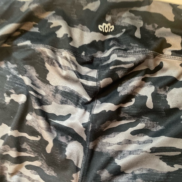Maurice’s black/gray camo leggings - Picture 4 of 5
